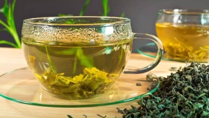Green Tea vs. Black Tea: Unlocking the Secrets to Blood Sugar, Gut Health, and More