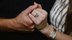 Taylor Swift and Travis Kelce's Engagement: A Real Estate Power Couple's Next Chapter - Which Mansion Will Be Their Marital Home?