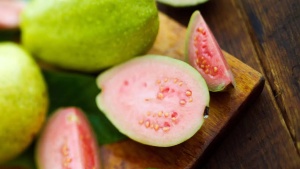 Guava Caution: Who Should Avoid This Superfruit and How to Eat It Safely